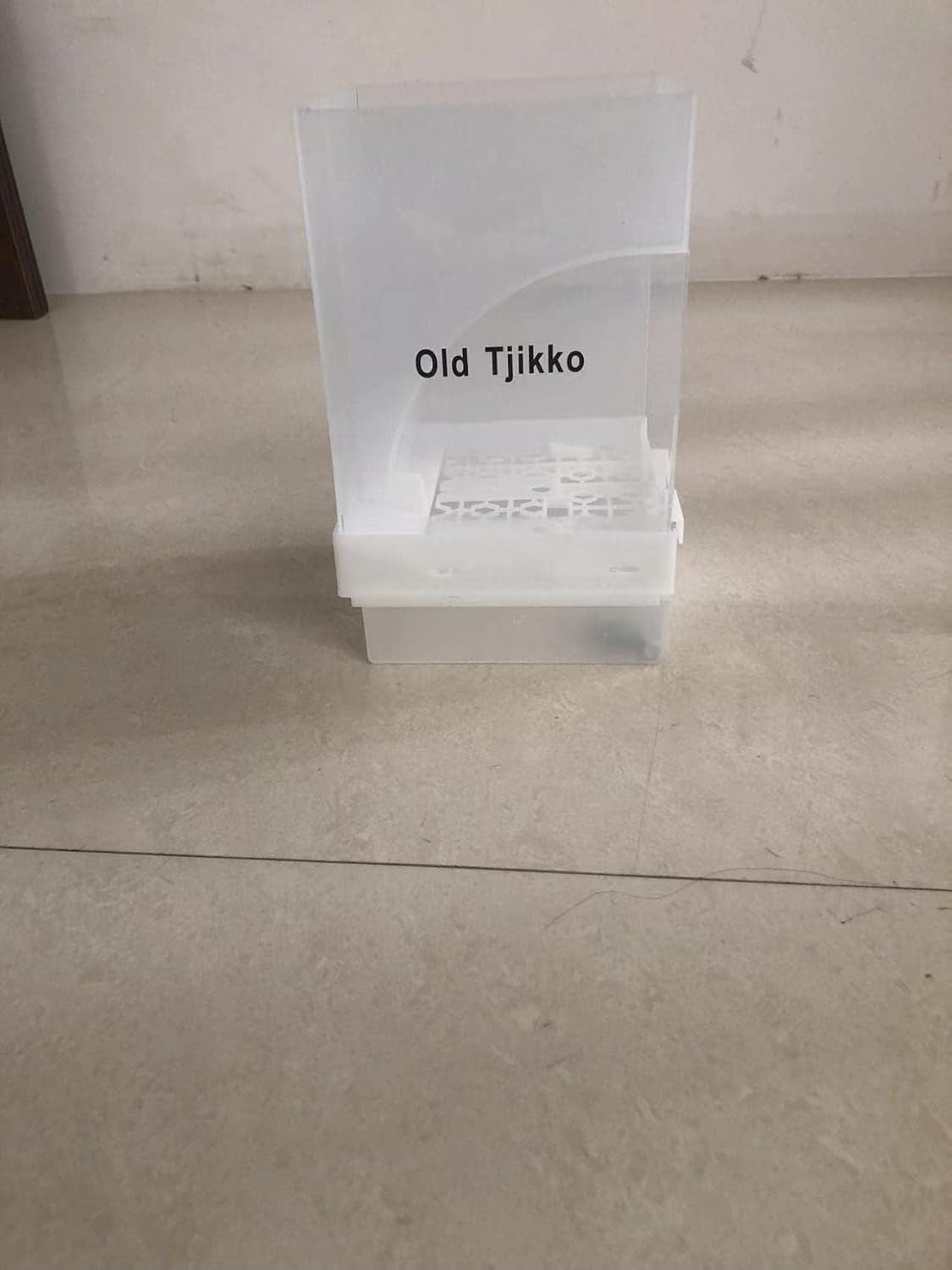 No Mess Bird Feeder for Cage, Automatic Acrylic Seed Container with Large Hook, Install-Free Parrot Feeder for Budgerigar, Canary, Cockatiel, Parakeet, Finch