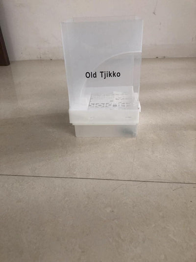 No Mess Bird Feeder for Cage, Automatic Acrylic Seed Container with Large Hook, Install-Free Parrot Feeder for Budgerigar, Canary, Cockatiel, Parakeet, Finch